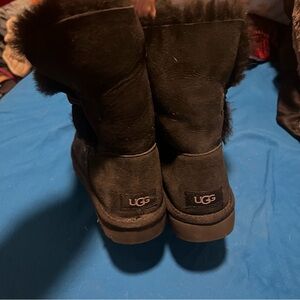 Ugg one button black size 7